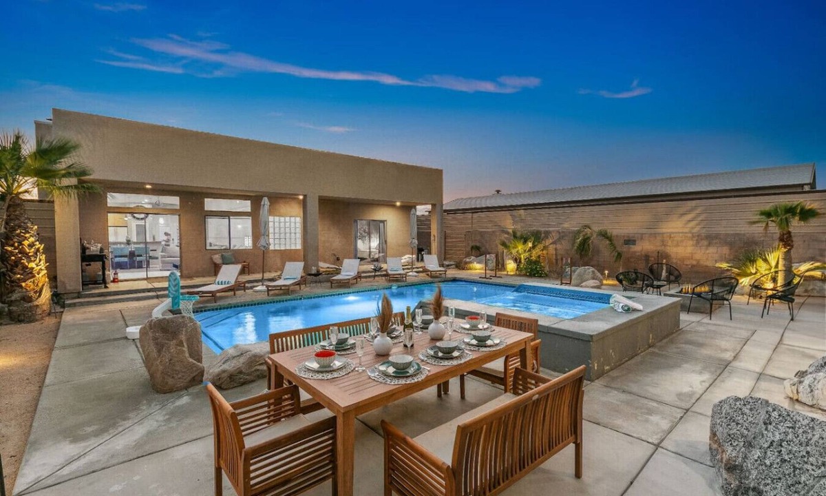 Desert Hot Springs House | Gorgeous Tranquil Desert Retreat