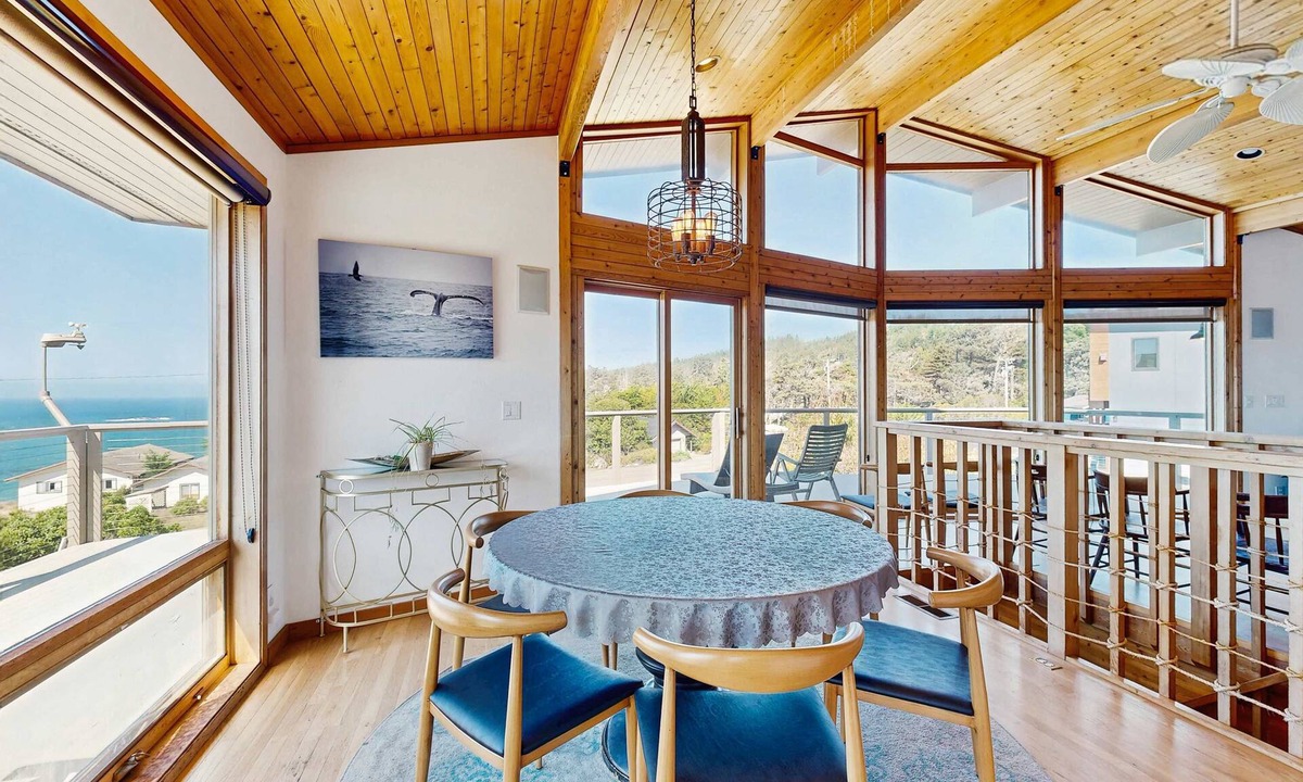 Gualala House | Gualala 3BR hot tub — Gualala ocean-view home with privat