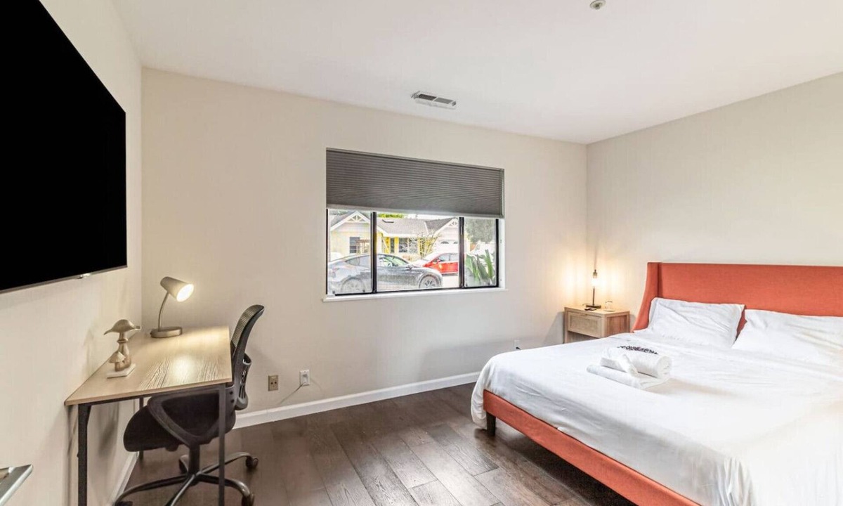 Lowlanders Condo | Guest Suite w/2 beds near Downtown Sunnyvale