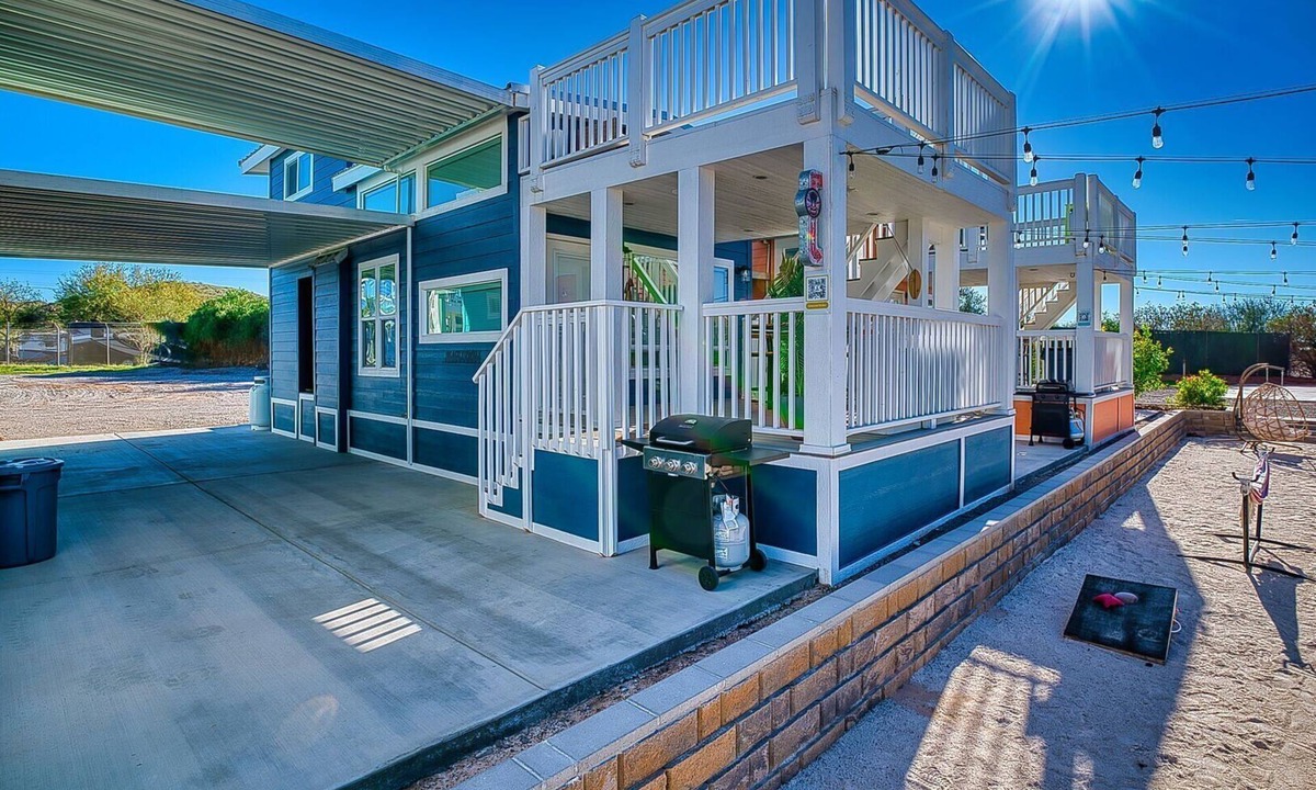Parker Strip House | Guitars & Tiki Bars, Roadrunner Resort