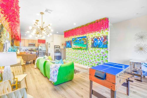 North Hollywood House | H - Huge NoHo 5BR Family Home by Universal - Games - Balcony - Parking - FIFA World Cup SoFi