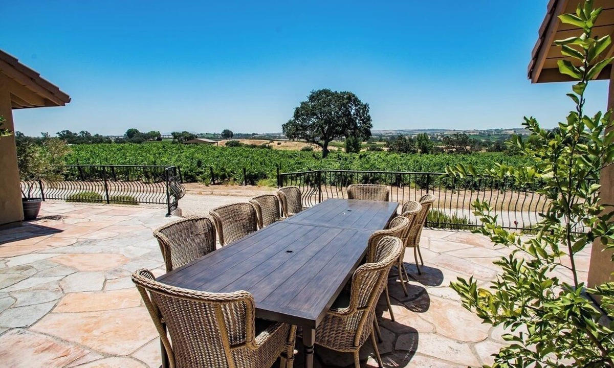 Paso Robles House | Hacienda in Solitude Vineyard | Private Paso Robles Wine Retreat with Views