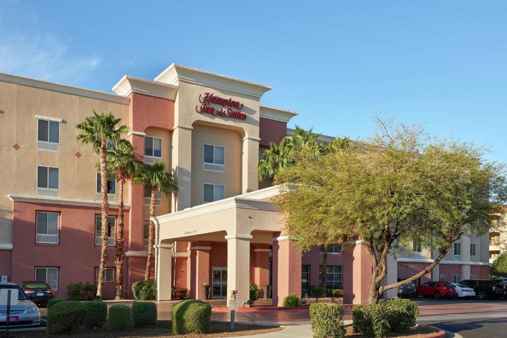 Surprise Hotel | Hampton Inn & Suites Phoenix-Surprise
