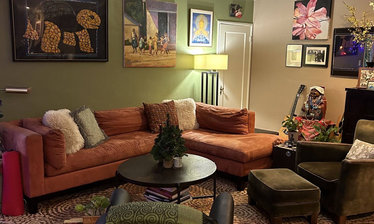 Oakmore Cottage | Hidden Gem Cottage in Lush Green Setting Close to Eats, Trails, Village.