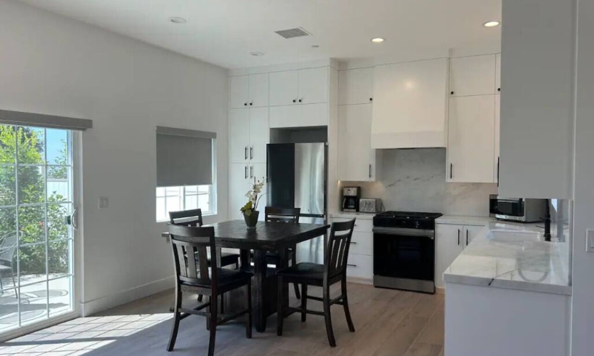 Camarillo House | Hidden Modern Gem in the Heights of Camarillo, CA