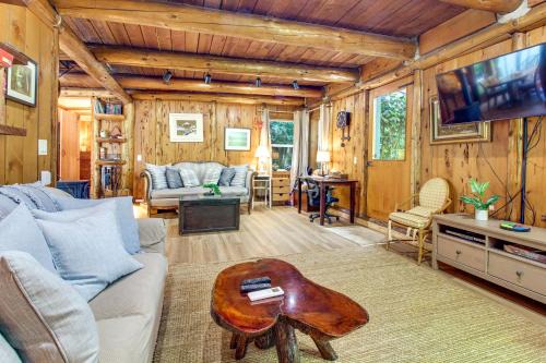 Bandon House | Hike to the Coast! Log Cabin on 5 Acres in Bandon