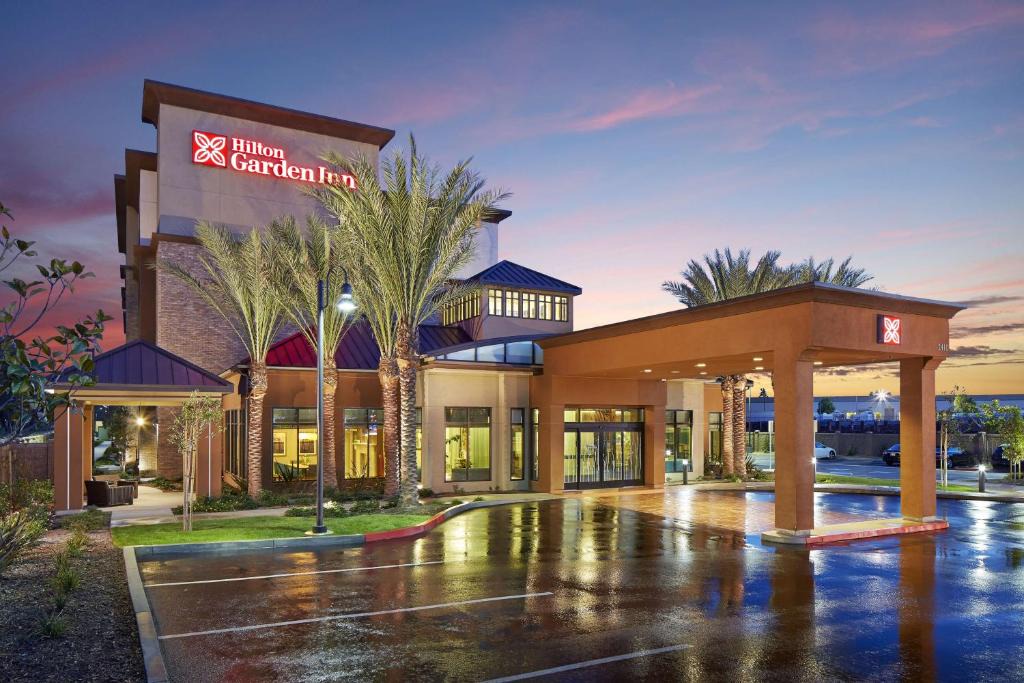 North Redondo Hotel | Hilton Garden Inn Los Angeles/Redondo Beach
