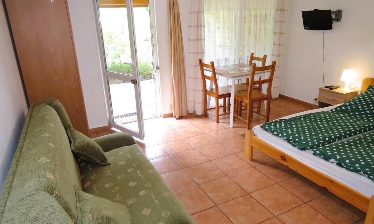 Wapnica House | Holiday homes for 3 people in Lubin