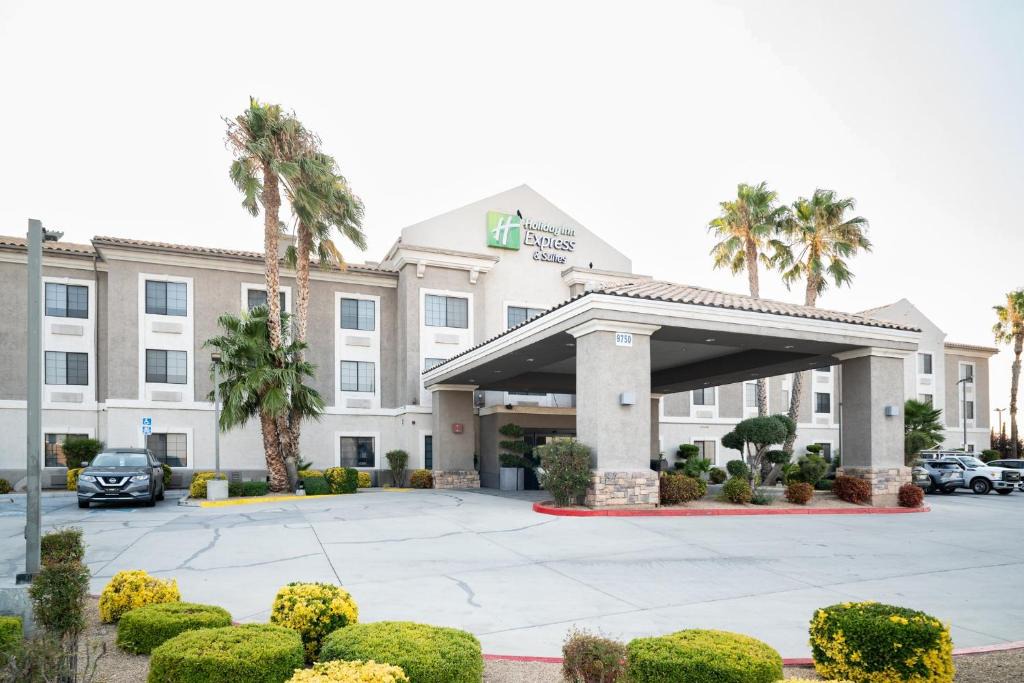 Hesperia Hotel | Holiday Inn Express Hotel & Suites Hesperia by IHG