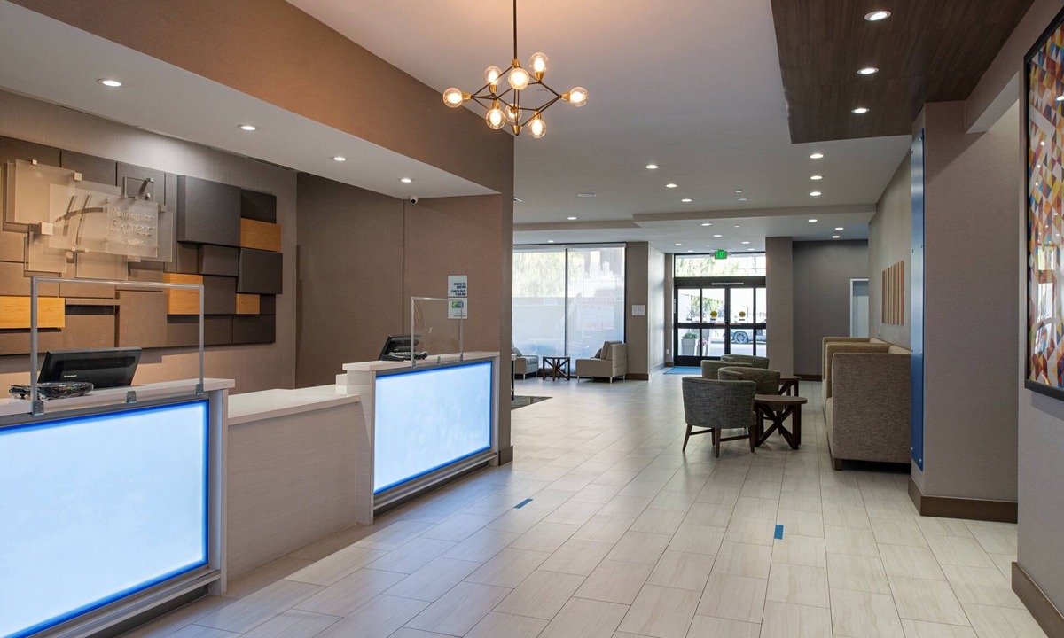 Westlake Hotel | Holiday Inn Express & Suites Los Angeles Downtown West by IHG