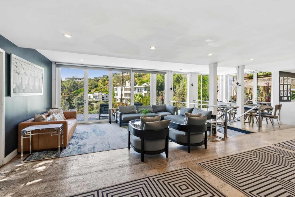 Hollywood Hills West House | Hollywood Hills 4BR City View Home by Colby and Conrad