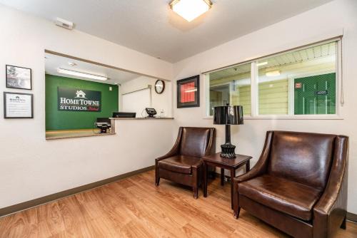 Fresno Hotel | HomeTowne Studios by Red Roof Fresno - West