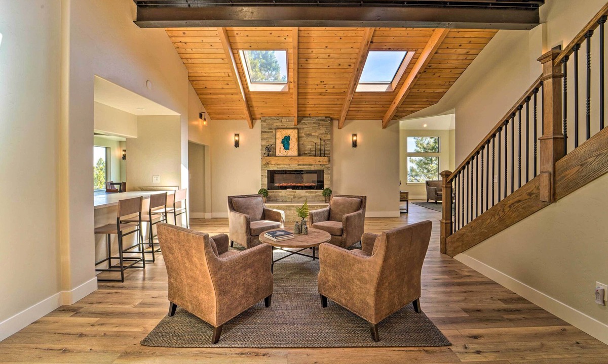 Reno House | Hot Tub, Pool Table: Luxe Reno Chalet w/ Mtn View!