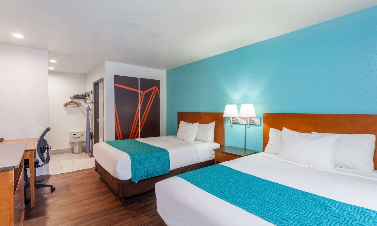 National City Hotel | Howard Johnson by Wyndham National City/San Diego South