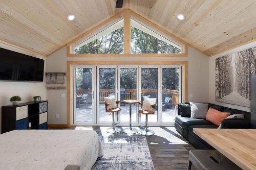 Arrowhead Villas House | Inside Out Cottage Nature | FIFA Ready!