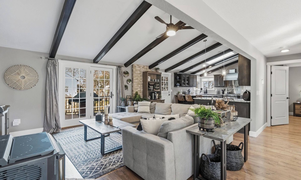Jacksonville House | Jacksonville Creekside Inn