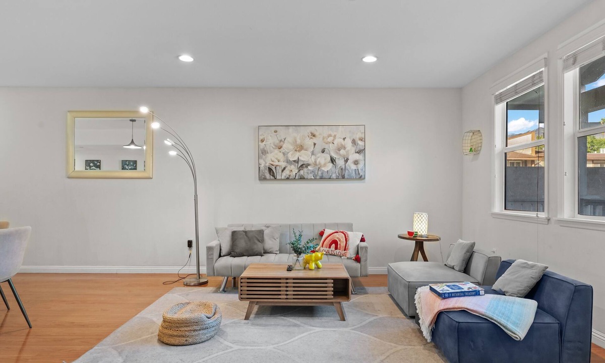 Mid Central House | Jie’s - Boutique 3B Stay near Old Town Pasadena