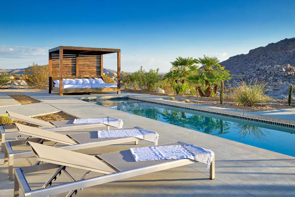 Joshua Tree Villa | Joshua Tree Country Club-Villa/Pool/Sport/Boulders