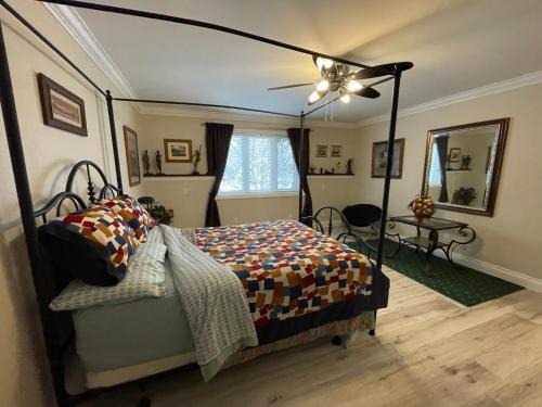 Hamilton Township House | Khan’s Resort