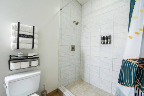 West University House | Kindroot 4 New