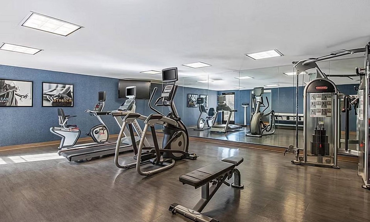 Rocklin Apartment | King Suite With Free Daily Breakfast