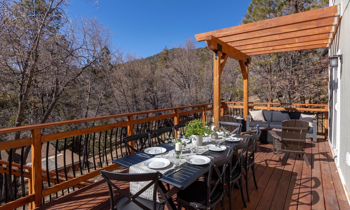 Fawnskin House | Kodiak by AvantStay | Picturesque Big Bear Home w/ Modern Amenities
