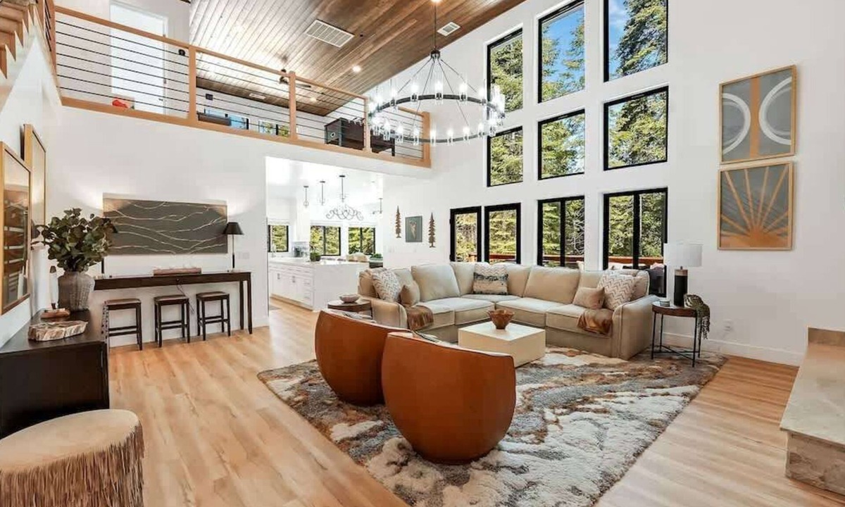 Shaver Lake Cabin | La Cabana Azul in Wildflower Community Luxurious Game Room EV Charger