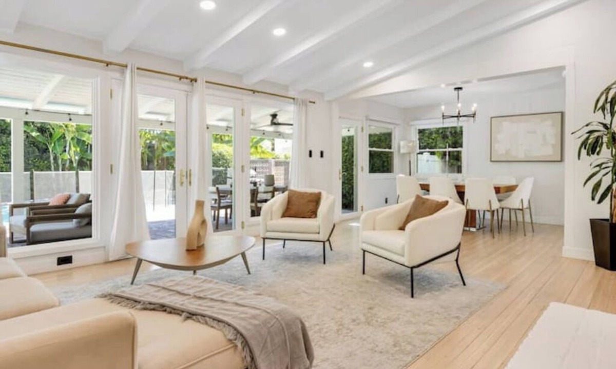 Sherman Oaks House | LA Modern Vacation Retreat New Listing