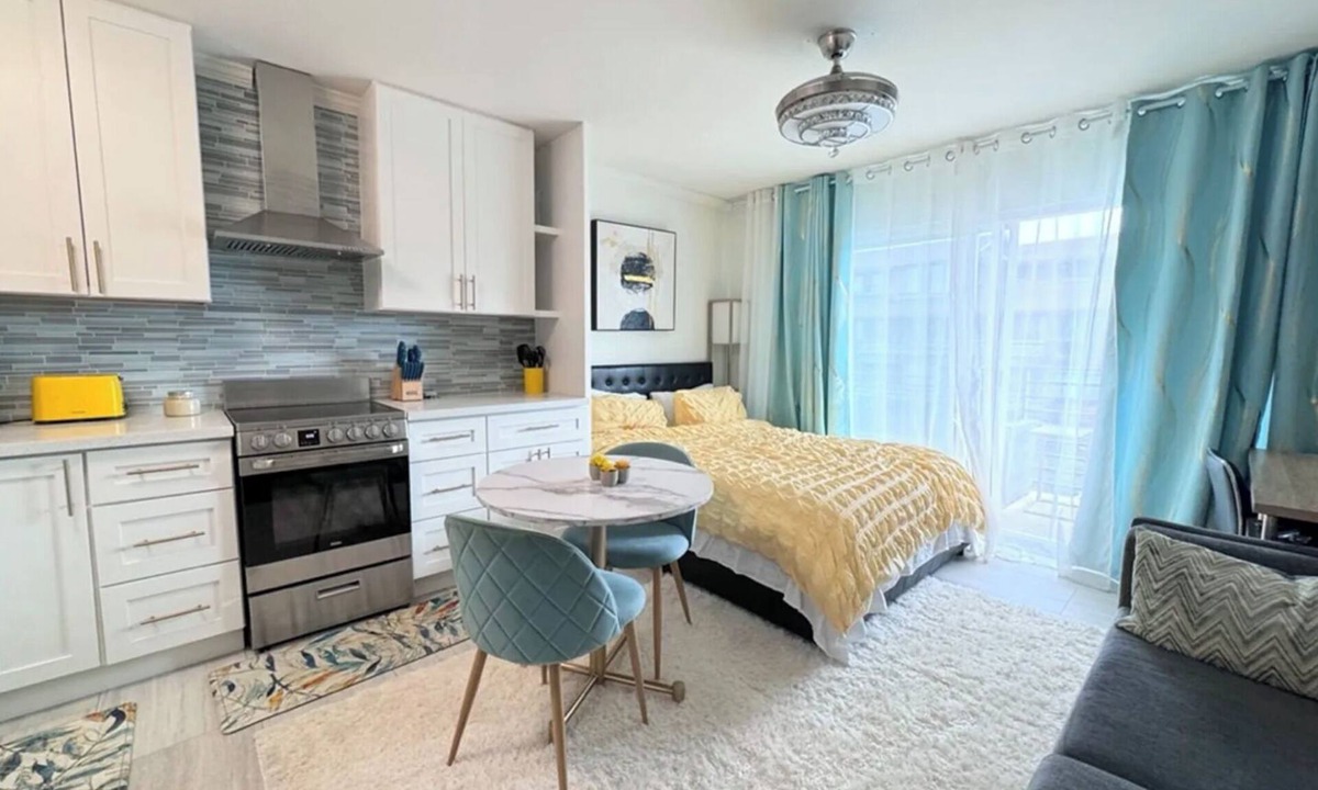 La Playa Apartment | La Playa Luxury Studio, Steps to Ocean, Designer Point Loma Haven