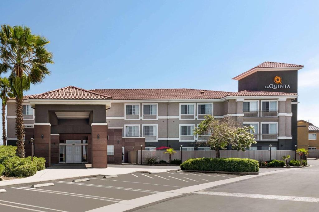 Hesperia Hotel | La Quinta by Wyndham Hesperia Victorville