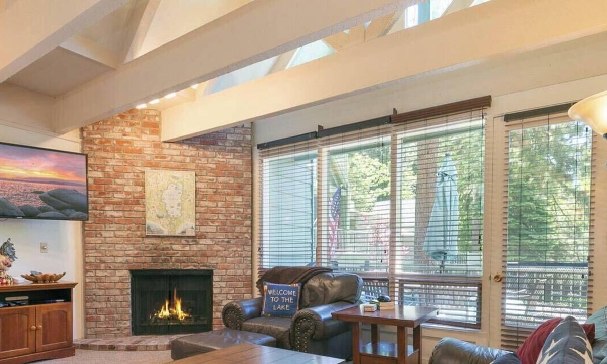 Incline Village Condo | Lakefront Condo Complex - Beach Access (LA999 35)