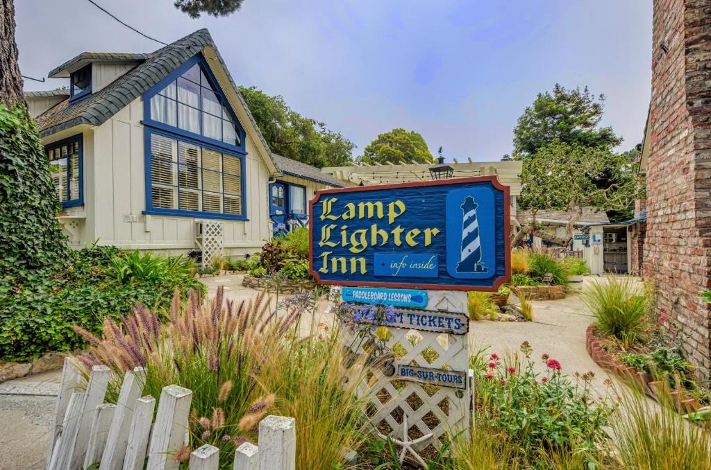 Golden Rectangle Hotel | Lamp Lighter Inn and Sunset Suites