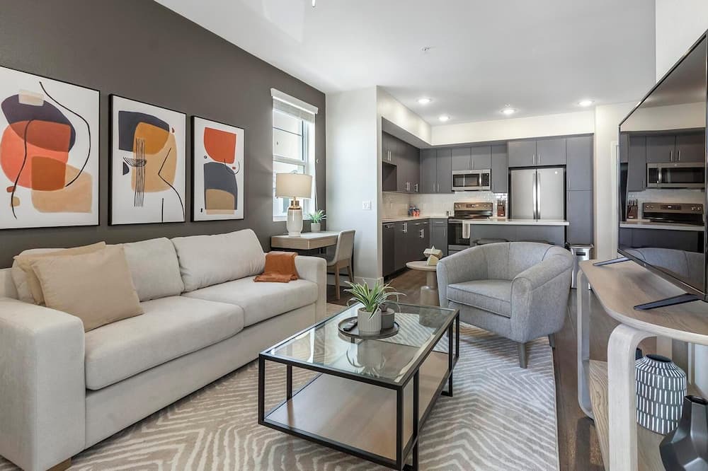 Coronado Apartment | Landing | Beautiful 2BD, Gym, Clubhouse