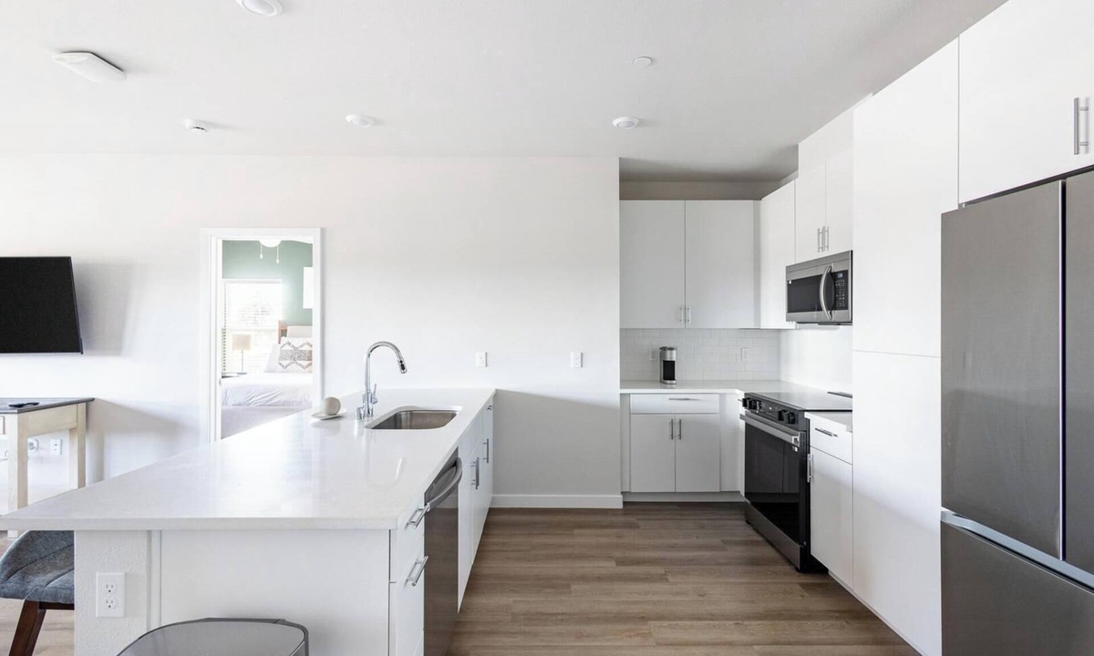 Santa Rosa Apartment | Landing | Chic 2BD, Courtyard, Gym