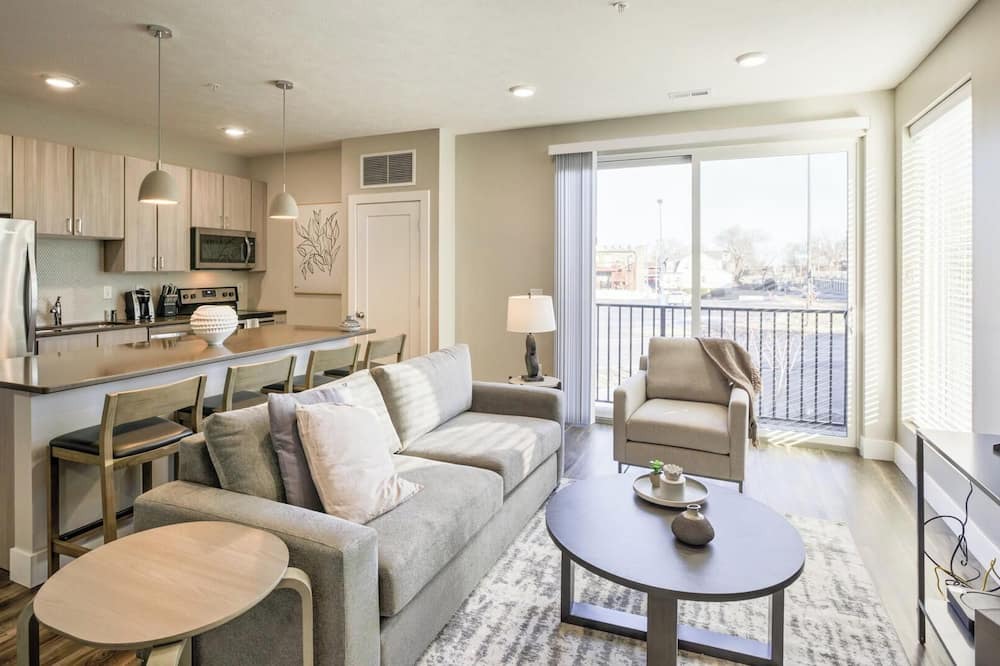 Coronado Apartment | Landing | Modern 1BD, Clubhouse, Gym