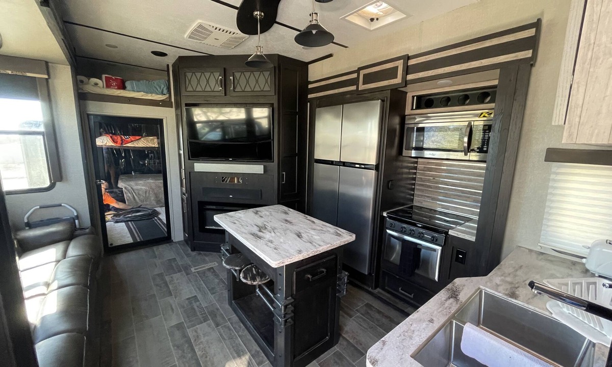Yuma Townsite House | Large, modern camper close to Glamis Sand Dunes