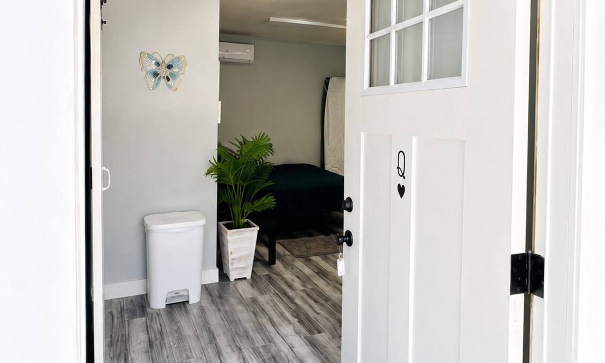 Winchester Apartment | Lovely 1-bedroom studio near near convention center and famous strip