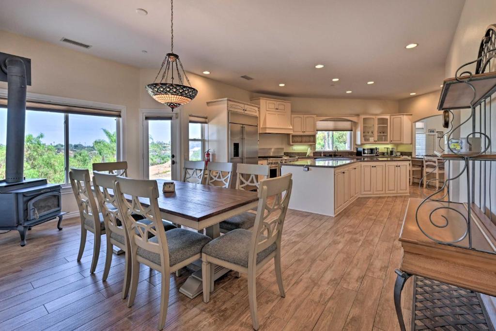 Vista House | Luxe Vista Getaway w/Private Pool & Hot Tub!