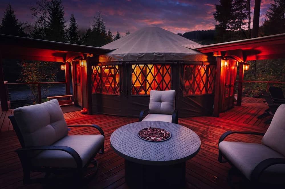 Carson Cabin | Luxurious Creekside Yurt with Stargazing Dome & Firepit near Carson, Washington