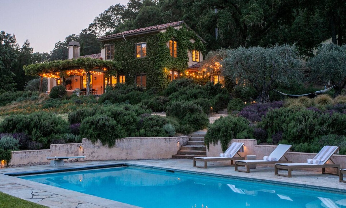 Glen Ellen Villa | Luxury 3BR Retreat | Designer Home in Glen Ellen, Pool, Spa