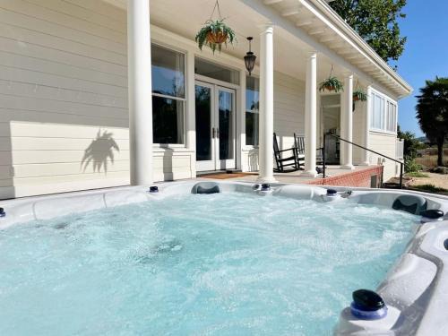 San Luis Obispo House | Luxury hot tub wine country Victorian near SLO
