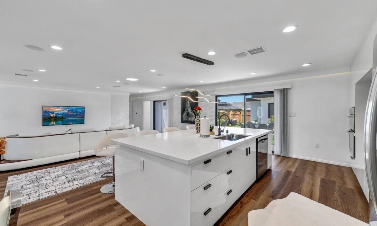Huntington Beach Villa | *Luxury Villas in Huntington Beach - Ultimate SoCal Getaway!