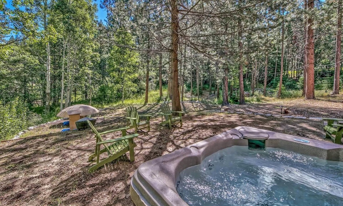 Pioneer Trail House | Magical Getaway in the Woods!