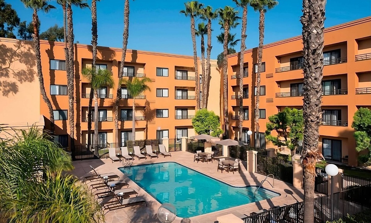 Torrance Hotel | Make Magical Memories in SoCal! Spacious Unit with Balcony, Outdoor Pool!