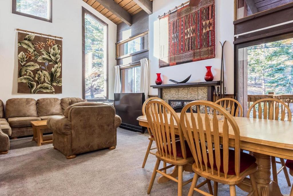 Mammoth Lakes House | Mammoth Ski and Racquet 132