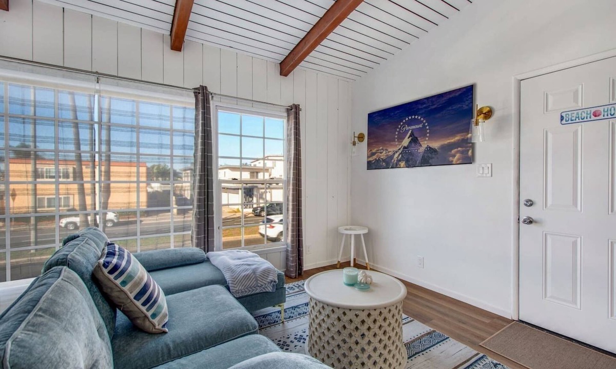 East Manhattan Beach Apartment | Manhattan Beach Finest Studio | 1.8Miles To Beach