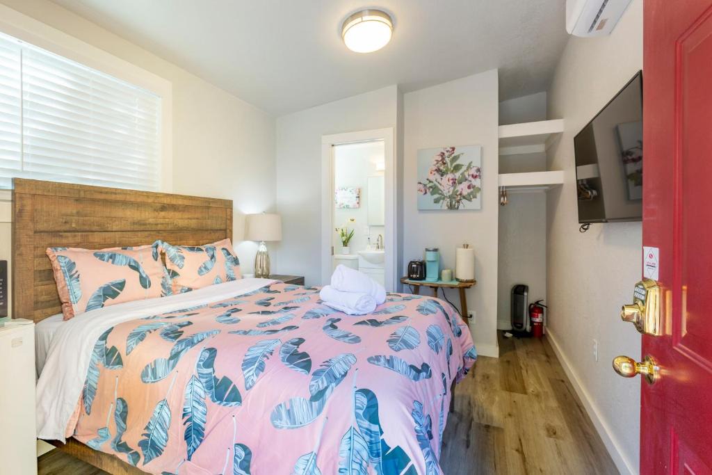 Northside Apartment | #Marbella Lane - MiniGuest House 11-Min to Levi's