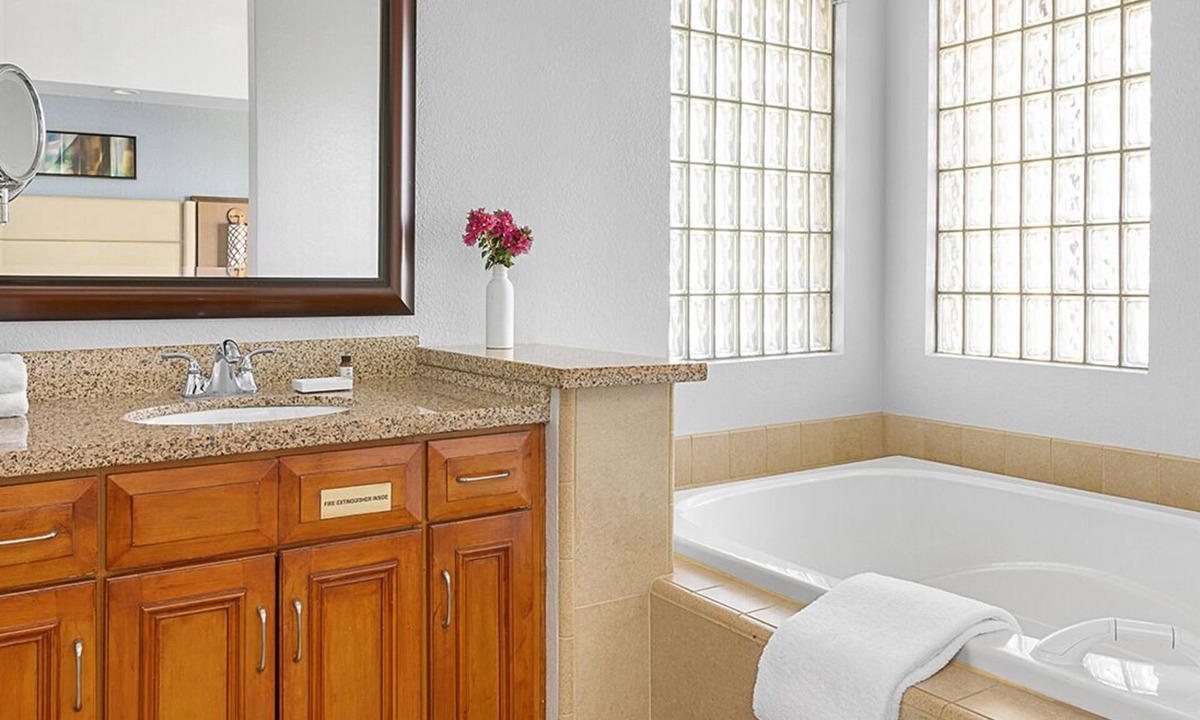 Palm Desert Hotel | Marriott Desert Springs Villas One, Large 1 bedroom hotel room in Palm Desert