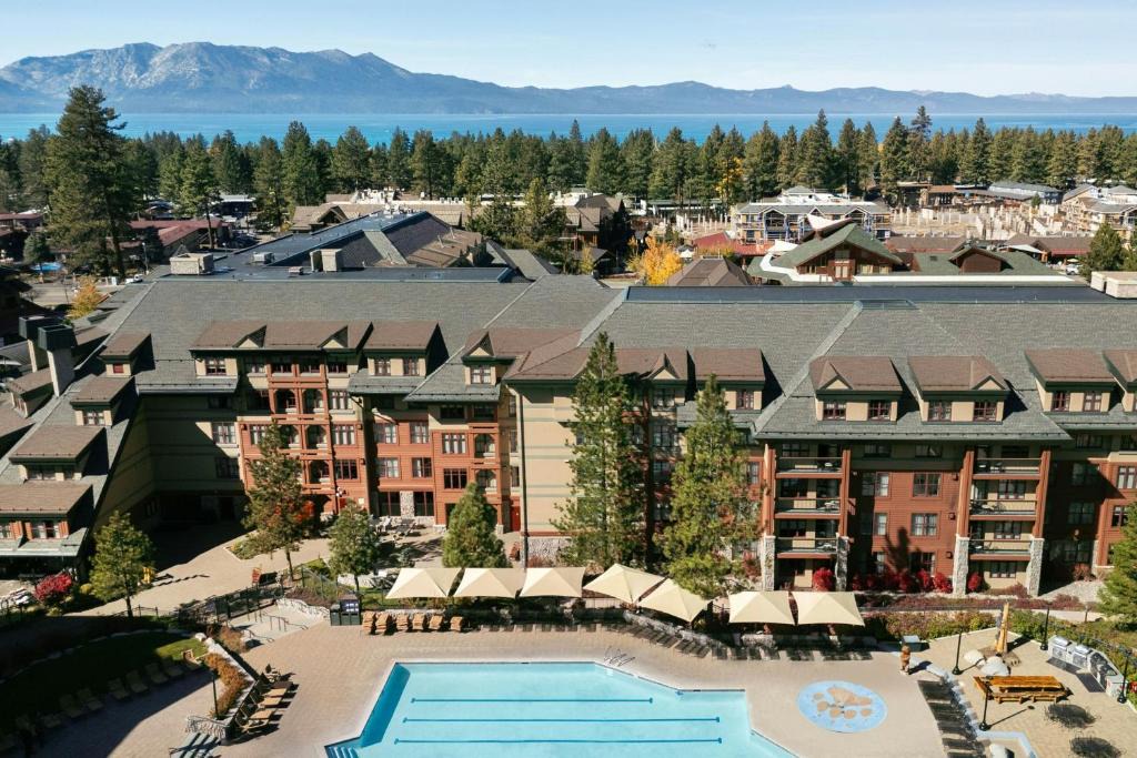 South Lake Tahoe Hotel | Marriott's Timber Lodge