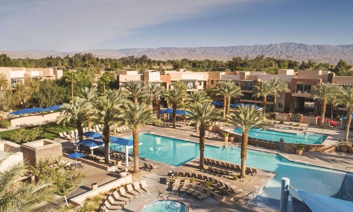 Palm Desert Hotel | Marriott Shadow Ridge 2 bedroom suite COACHELLA STAGECOACH